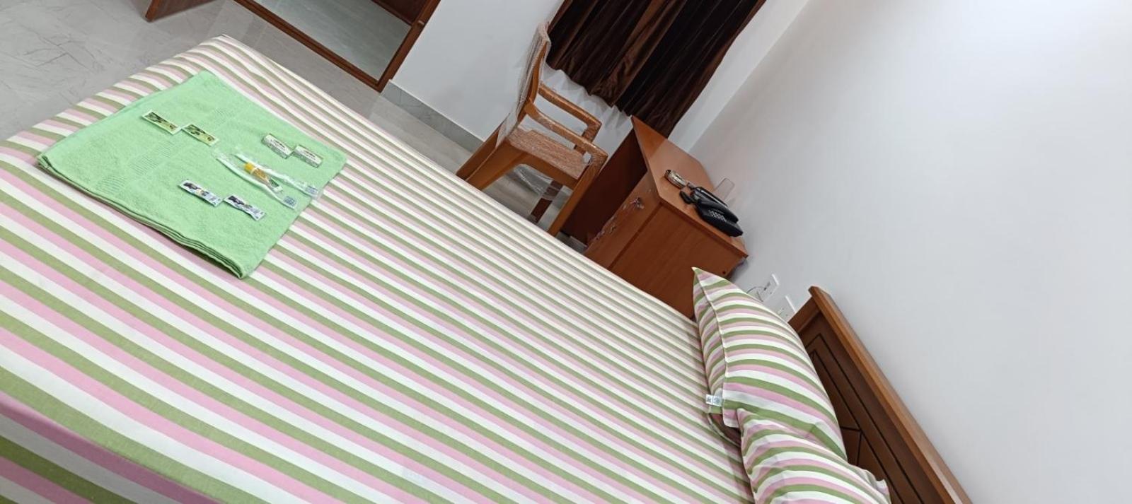 Urc Lodge Perundurai Oda fotoğraf